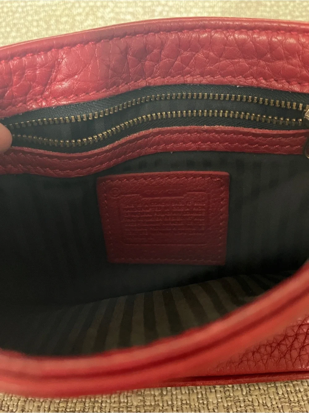 Vintage Coach - Red Leather Crossbody Bag - Women's Shoulder Purse